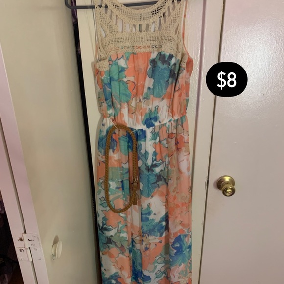 Dresses & Skirts - Dress